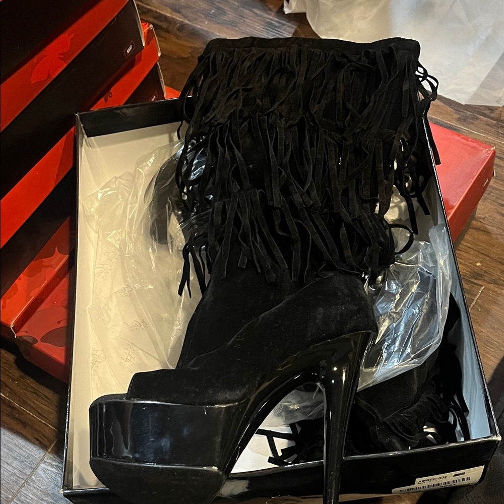 Elegant Black Fringe Platform Heeled Boots